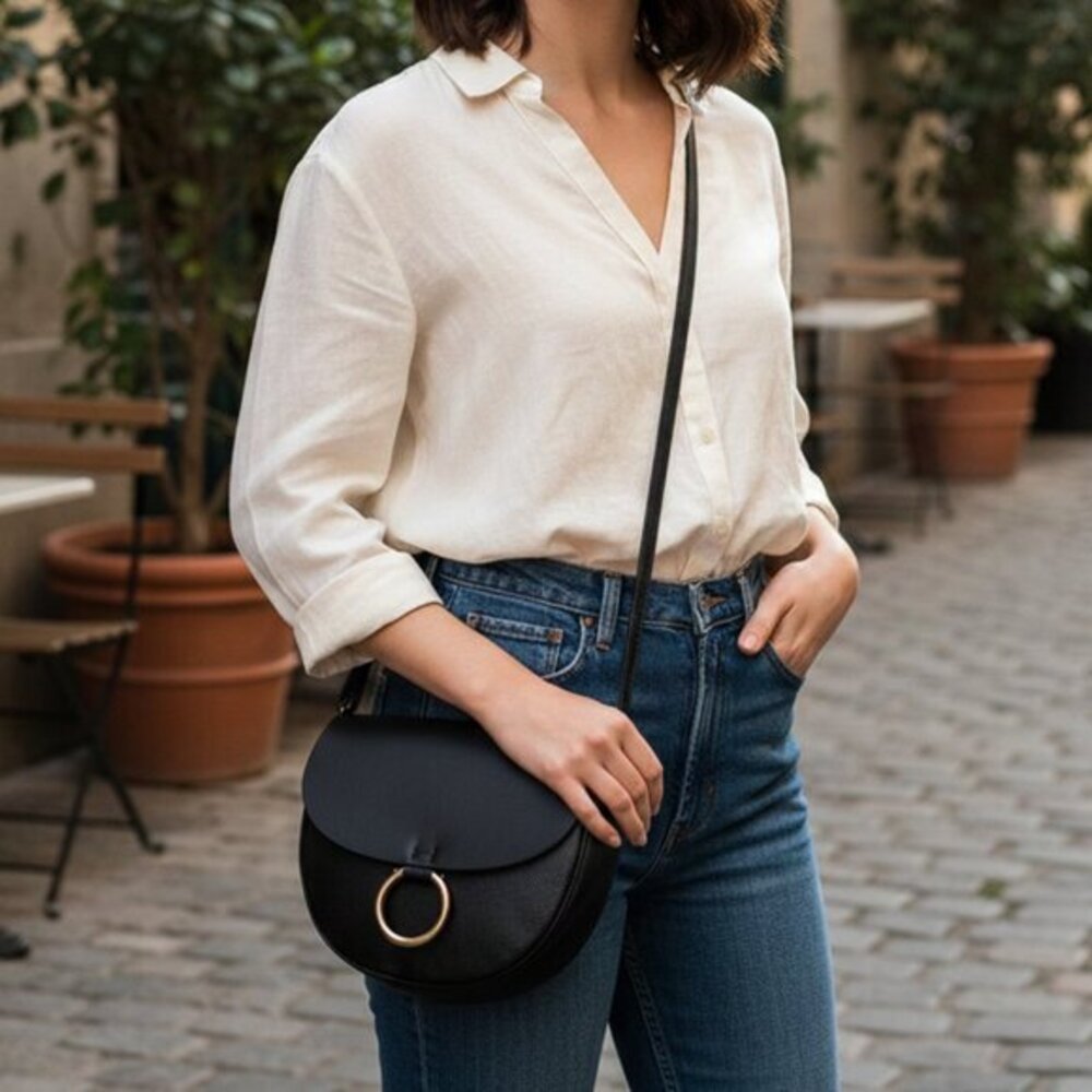 Y2k H&M Saddle Crossbody Bag pebbled leather Black Preppy Dark Academia Horse